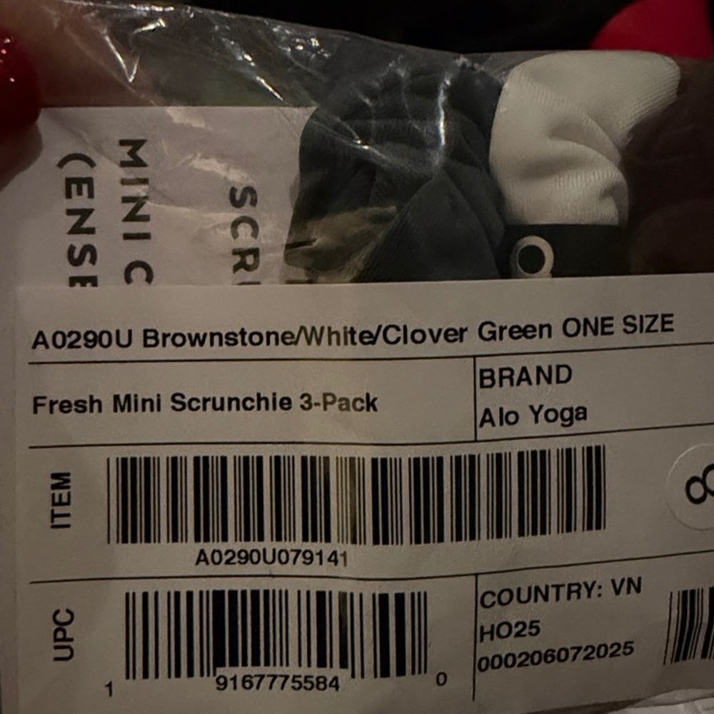 ALO Yoga Fresh Mini Scrunchie 3-Pack - Brownstone/White/Clover - Picture 3 of 3